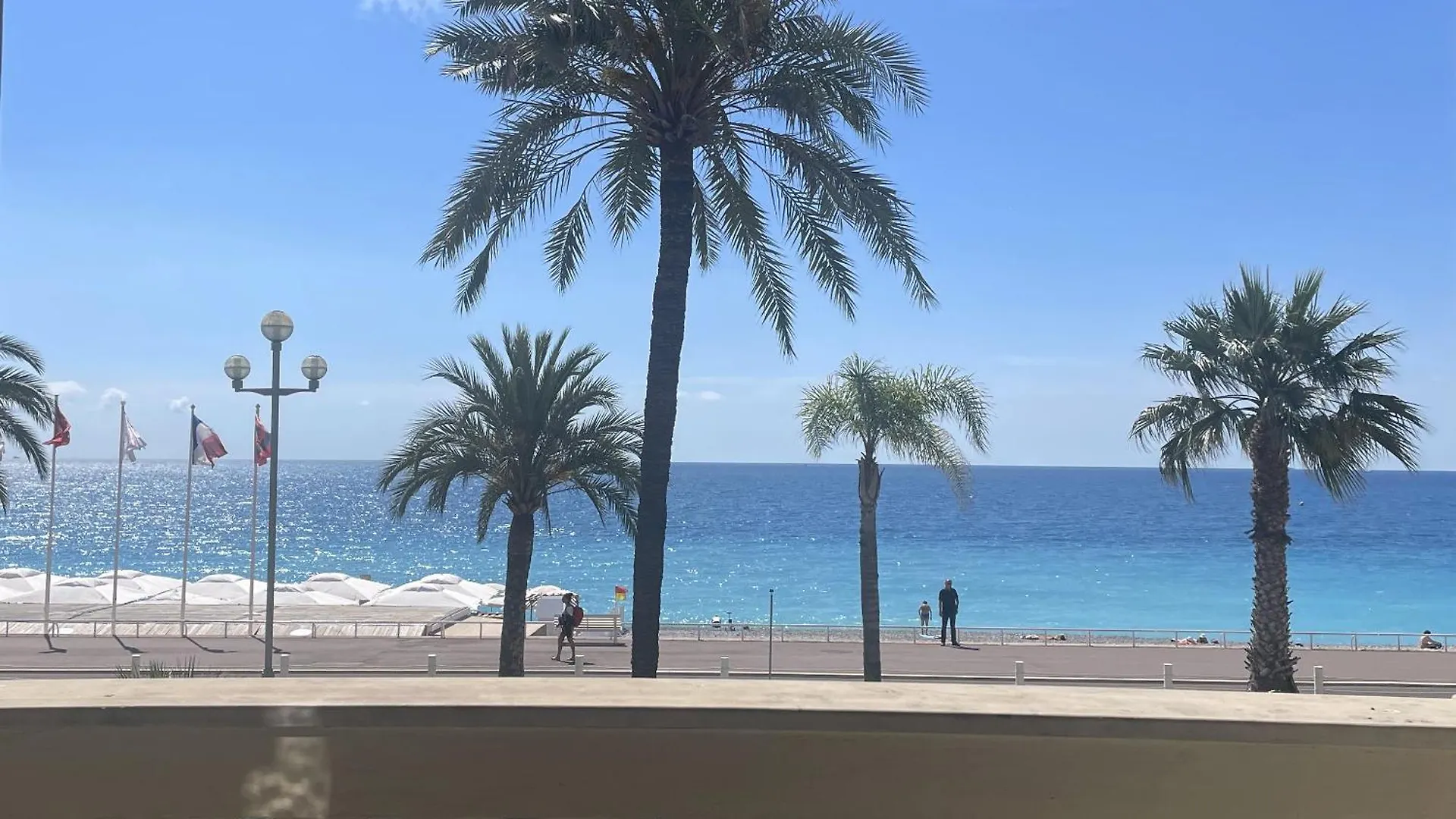 Promenade Des Anglais - Face A La Plage Nice